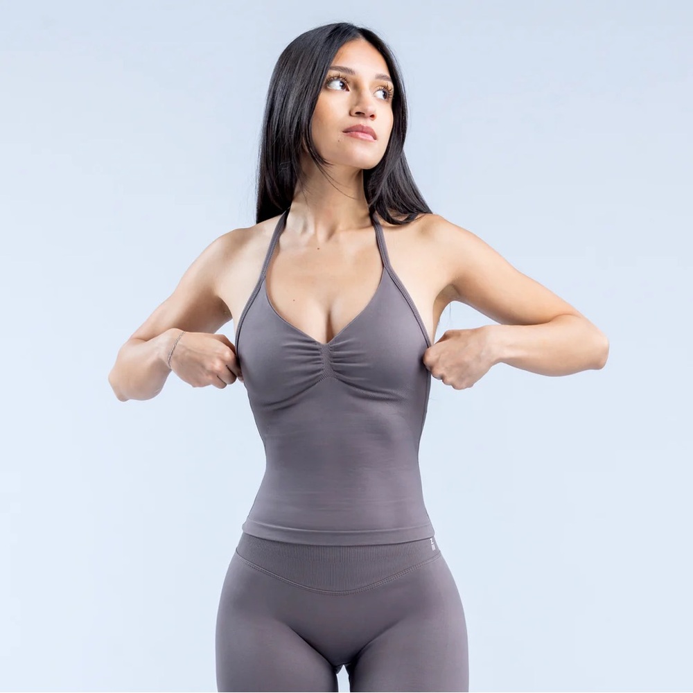 dfyne impact longline strappy tank and shorts 6.5” size large truffle nwot